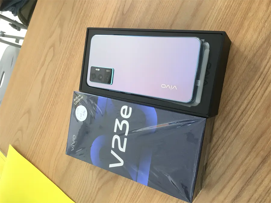 Khách hàng review Điện thoại Vivo V23e 10