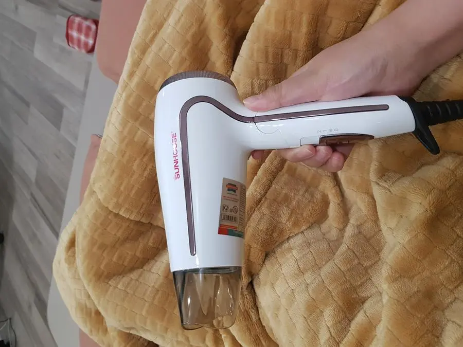 Khách hàng review Máy sấy tóc Sunhouse SHD2308W 4
