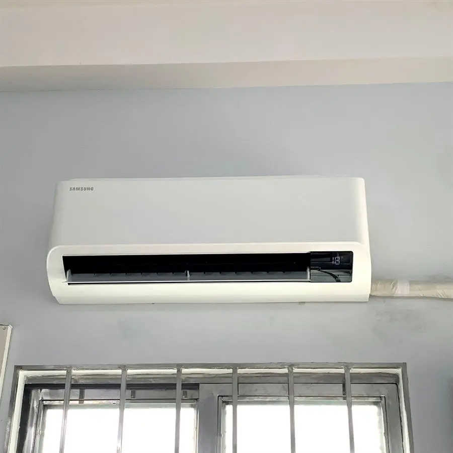 Khách hàng review Máy lạnh Samsung Inverter 1 HP AR10TYHYCWKNSV 27