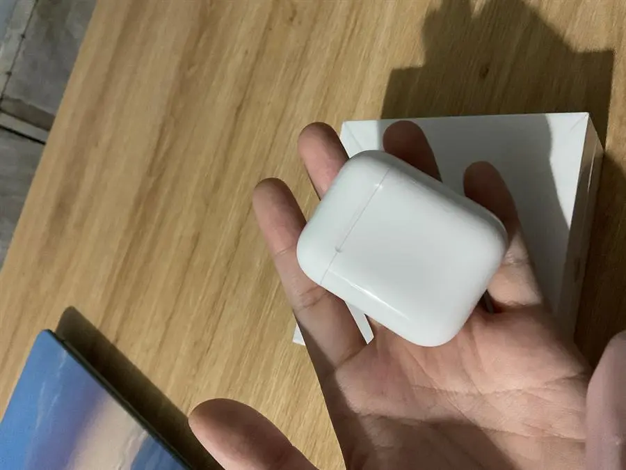 Khách hàng review Tai nghe Bluetooth AirPods 2 Lightning Charge Apple MV7N2 50