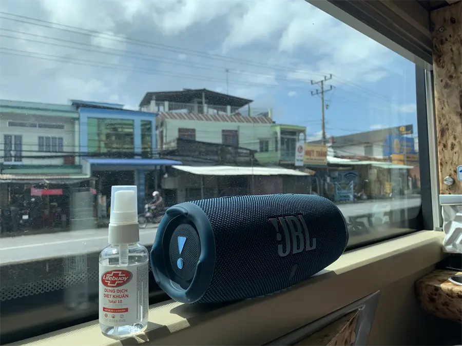 Khách hàng review Loa Bluetooth JBL Charge 5 13