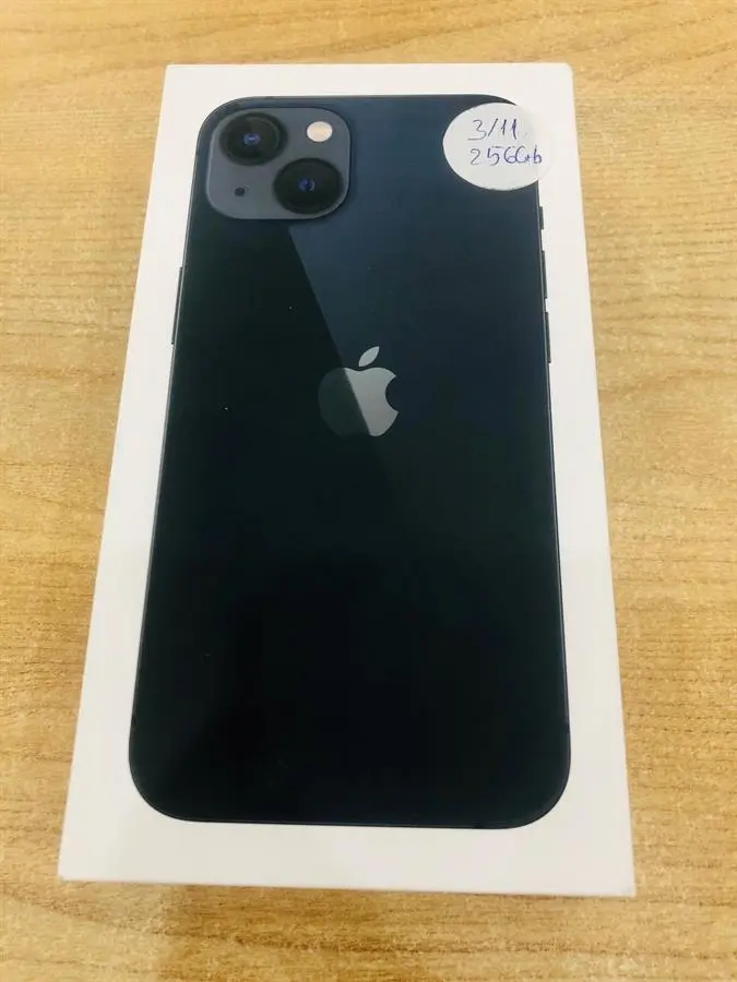 Khách hàng review Điện thoại iPhone 13 256GB 8