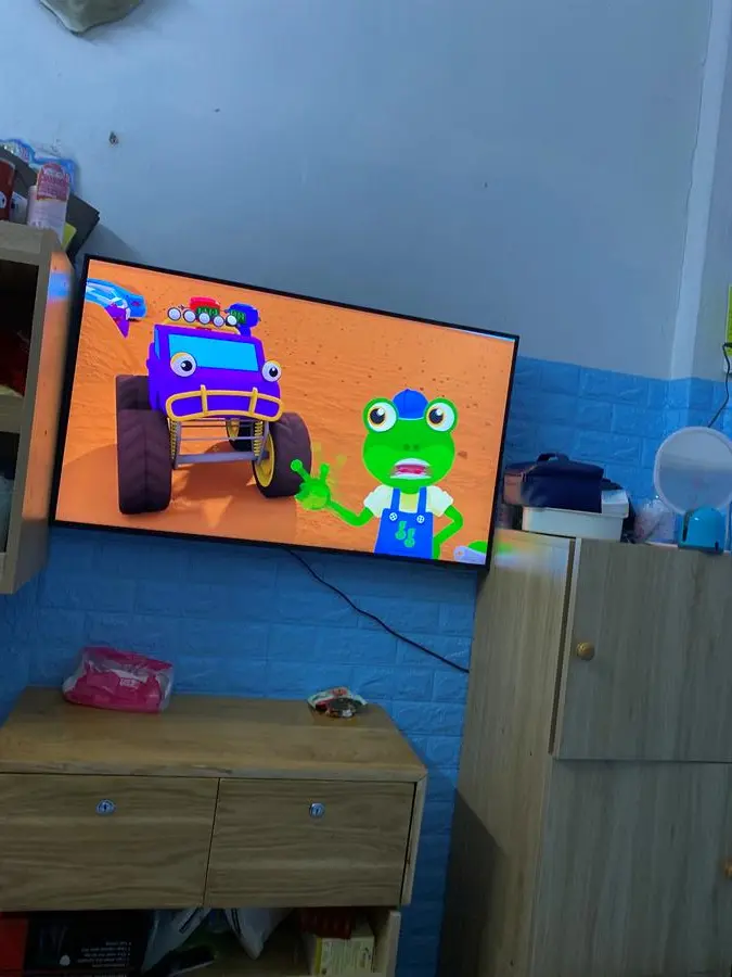 Khách hàng review Smart Tivi Samsung 4K Crystal UHD 43 inch UA43AU8100 17