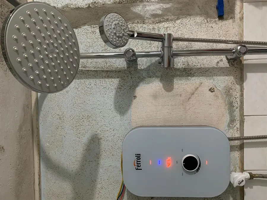 Khách hàng review Máy nước nóng trực tiếp Ferroli 4500W MIDO-MXP 4.5S 8