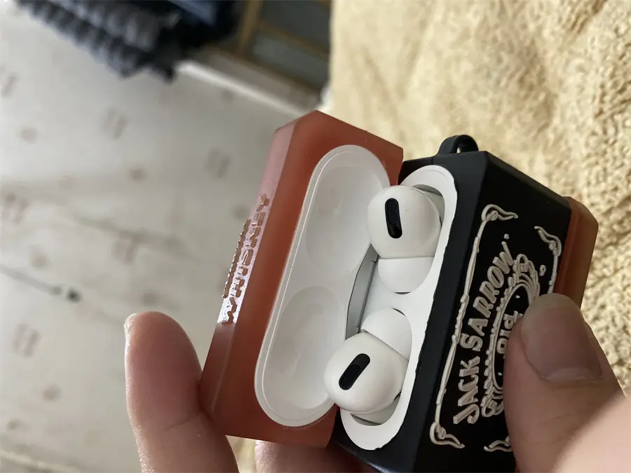 Khách hàng review Tai nghe Bluetooth AirPods Pro MagSafe Charge Apple MLWK3 30