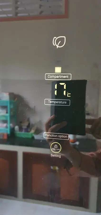 Khách hàng review Tủ lạnh Aqua Inverter 312 lít AQR-T359MA(GB) 4