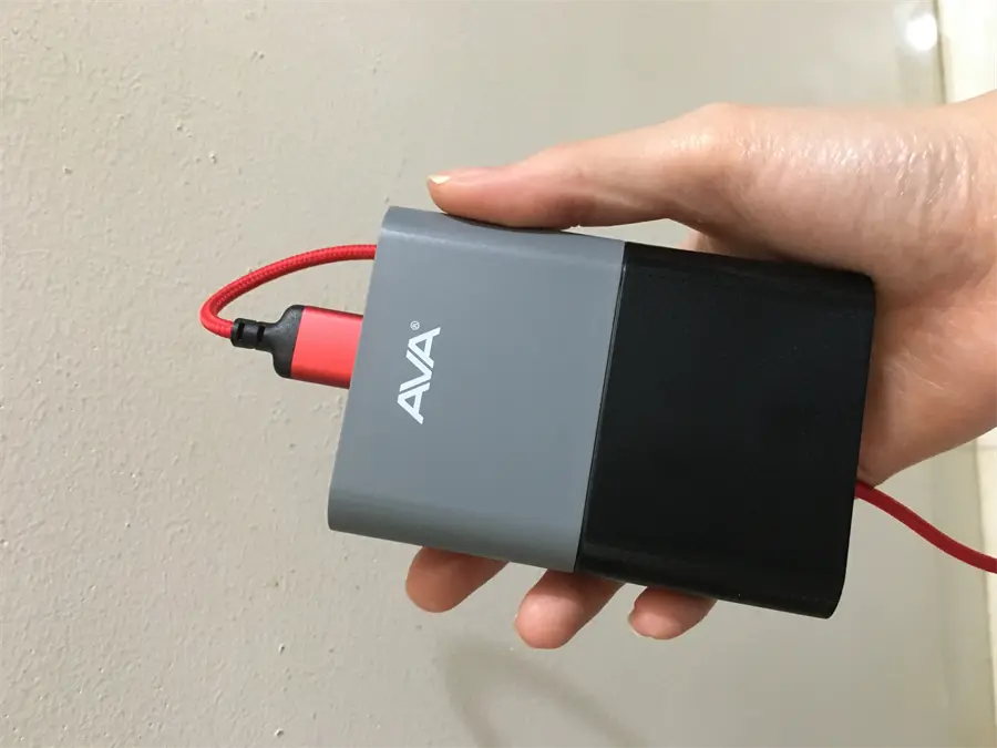 Khách hàng review Pin sạc dự phòng Polymer 10.000 mAh AVA Pilot 1