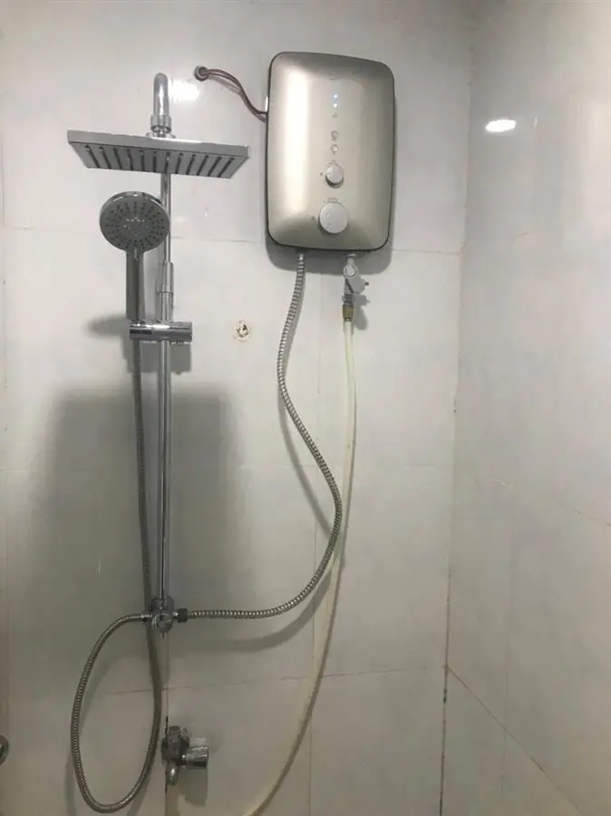 Khách hàng review Máy nước nóng trực tiếp Beko 4500W BWI45S1D-242 5