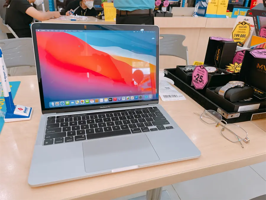Khách hàng review Laptop Apple MacBook Pro 13 inch M1 2020 8-core CPU/16GB/512GB/8-core GPU (Z11C) 4