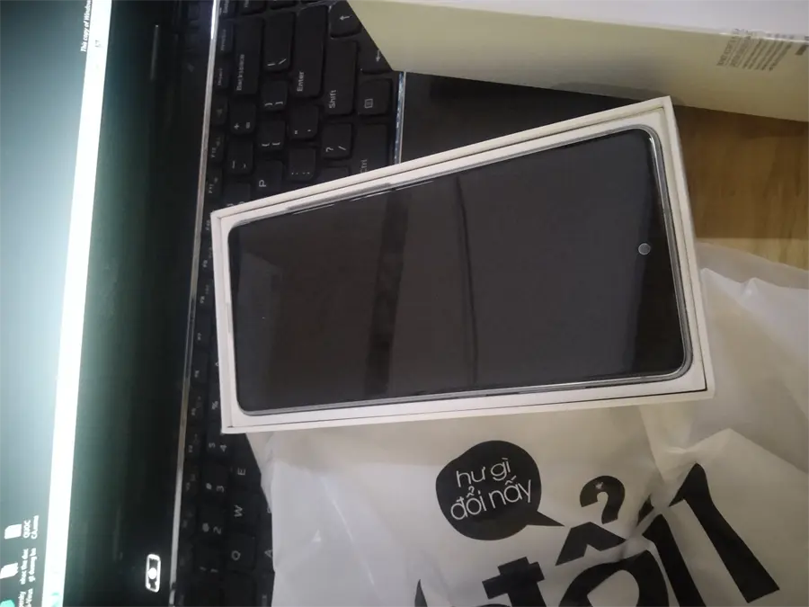Khách hàng review Điện thoại Samsung Galaxy S20 FE (8GB/256GB) 19