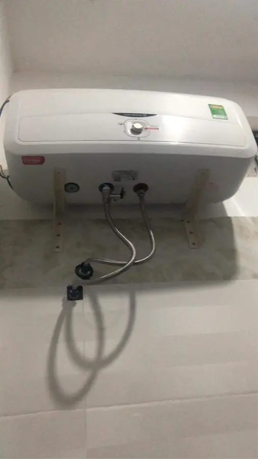 Khách hàng review Máy nước nóng gián tiếp Ariston 20 lít 2500W SL2 20 R 2.5FE - MT 4
