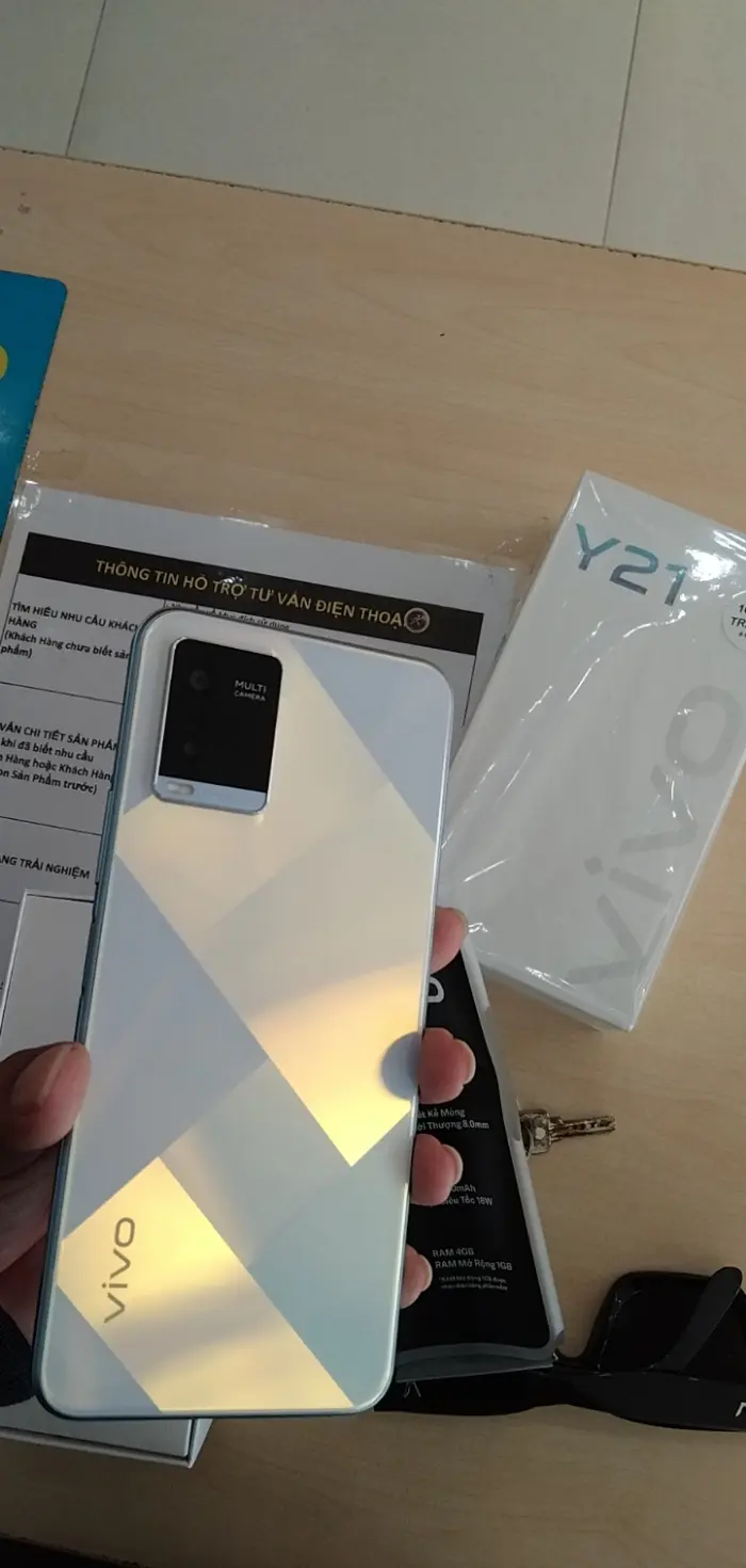 Khách hàng review Điện thoại Vivo Y21 10