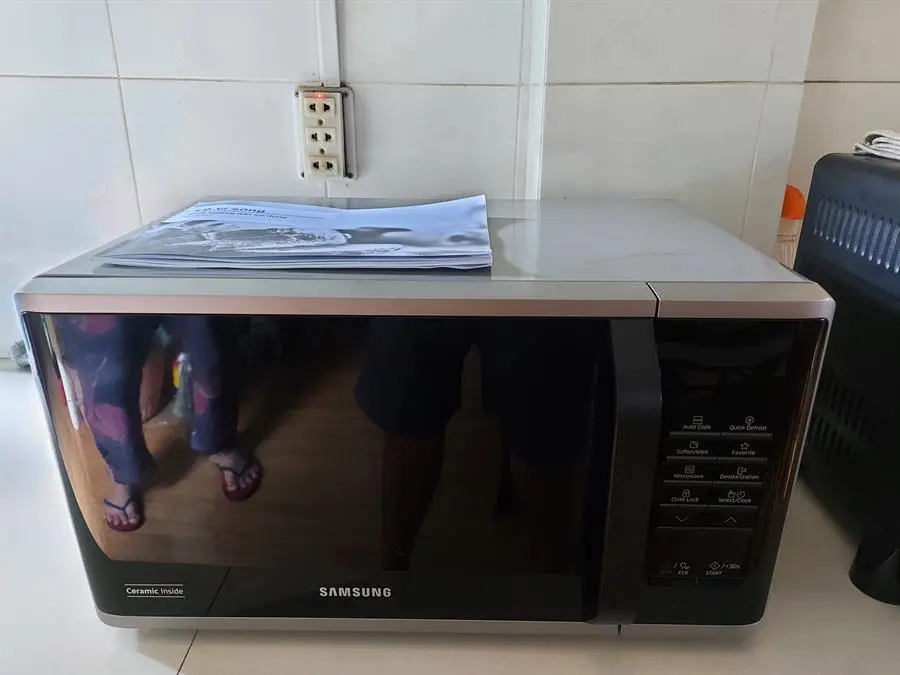 Khách hàng review Lò vi sóng Samsung MS23K3513AS/SV-N 23 lít 5