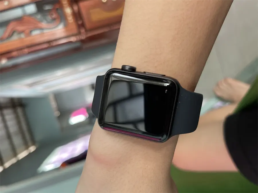 Khách hàng review Đồng hồ thông minh Apple Watch S3 GPS 38mm viền nhôm dây silicone 13