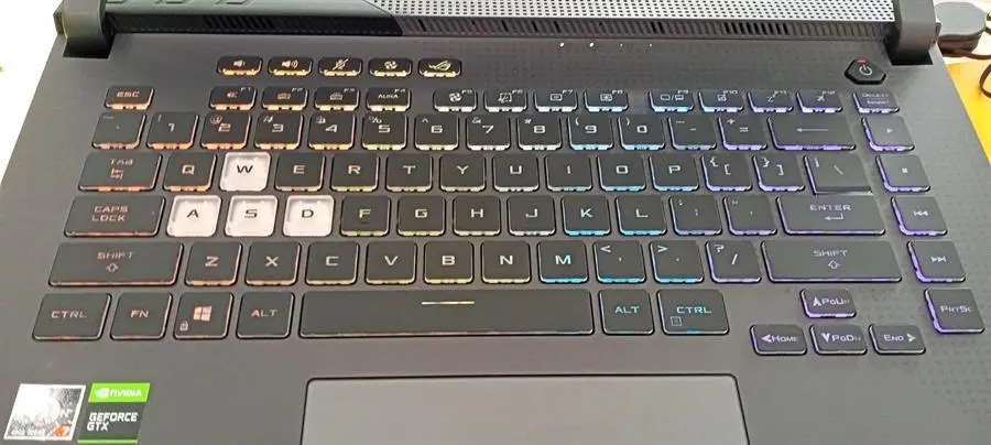 Khách hàng review Laptop Asus ROG Strix Gaming G15 G513IH R7 4800H/8GB/512GB/4GB GTX1650/144Hz/Win10 (HN015T) 12