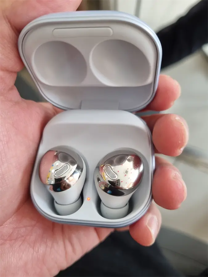 Khách hàng review Tai nghe Bluetooth True Wireless Galaxy Buds Pro Bạc 5