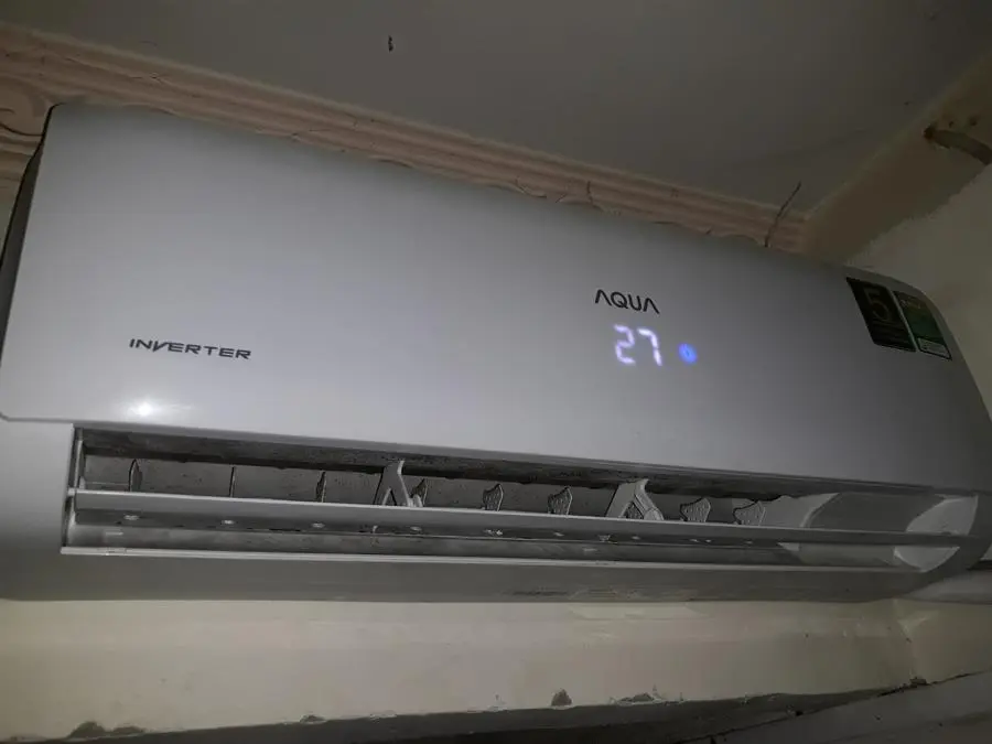 Khách hàng review Máy lạnh Aqua Inverter 1 HP AQA-KCRV10TK 6