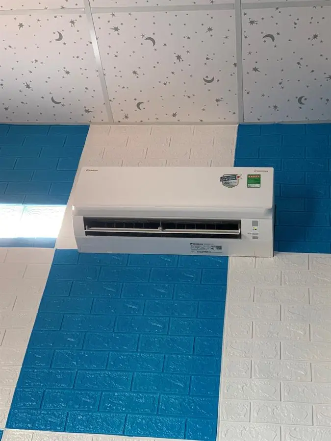 Khách hàng review Điều hòa Daikin Inverter 8500 BTU FTKA25VMVMV 6