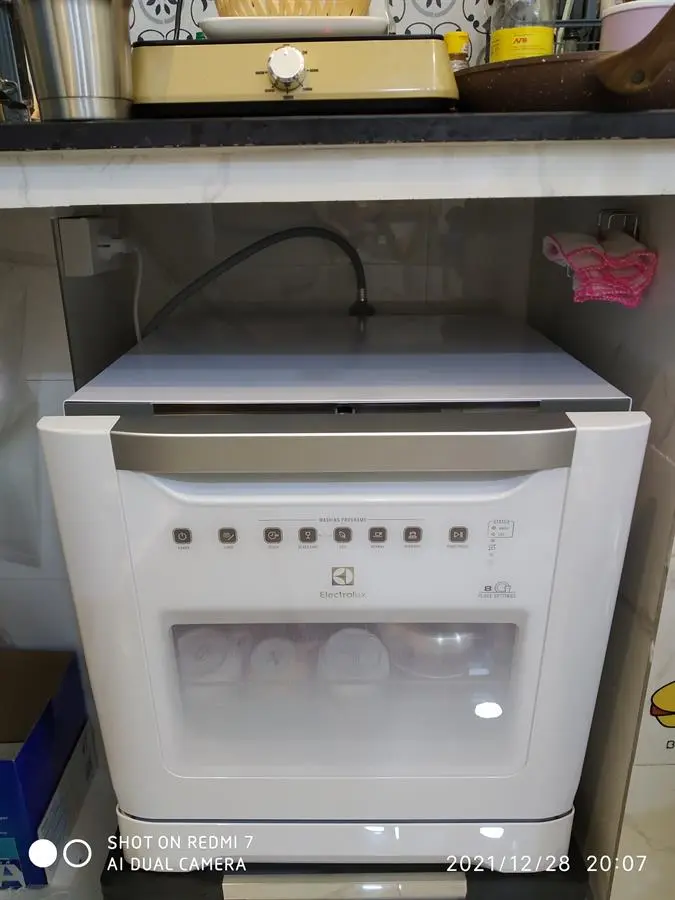 Khách hàng review Máy rửa chén mini Electrolux ESF6010BW 43