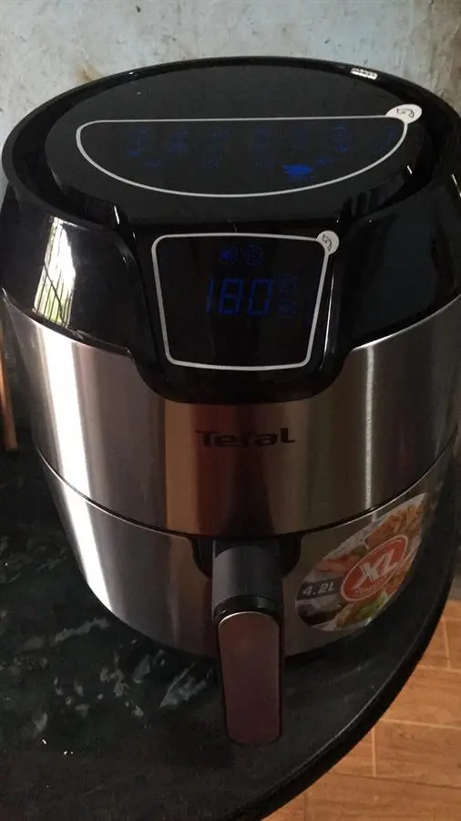 Khách hàng review Nồi chiên không dầu Tefal EY401D15 4.2 lít 2