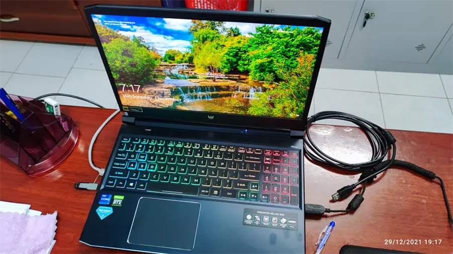 Khách hàng review Laptop Acer Predator Helios PH315 54 75YD i7 11800H/16GB/512GB/6GB RTX3060/165Hz/Win10 (NH.QC2SV.002) 1