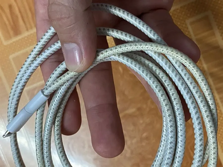 Khách hàng review Cáp Type C - Lightning MFI 2m Belkin CAA004 1