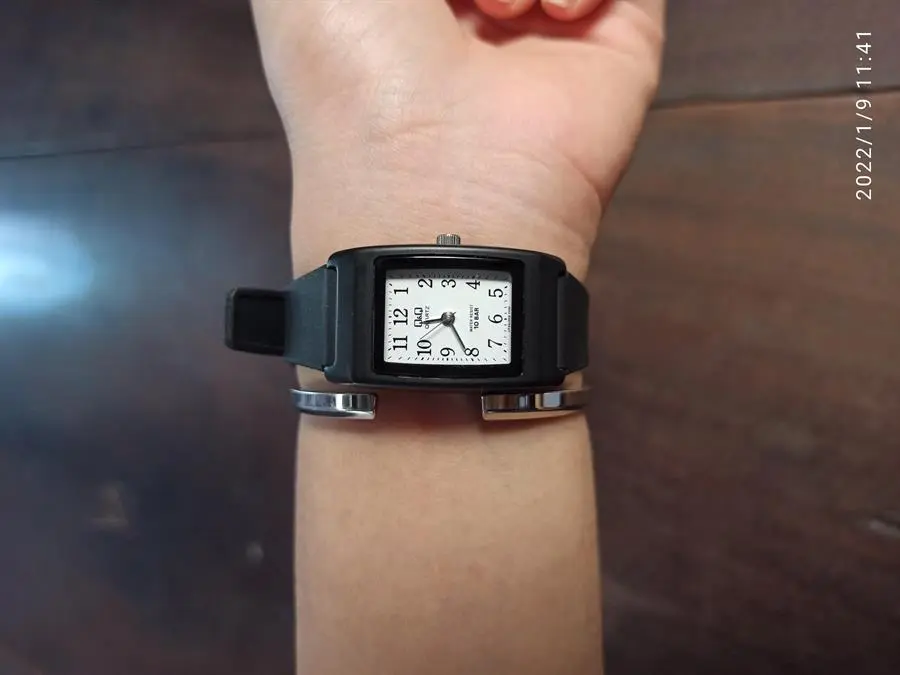 Khách hàng review Đồng hồ Q 2