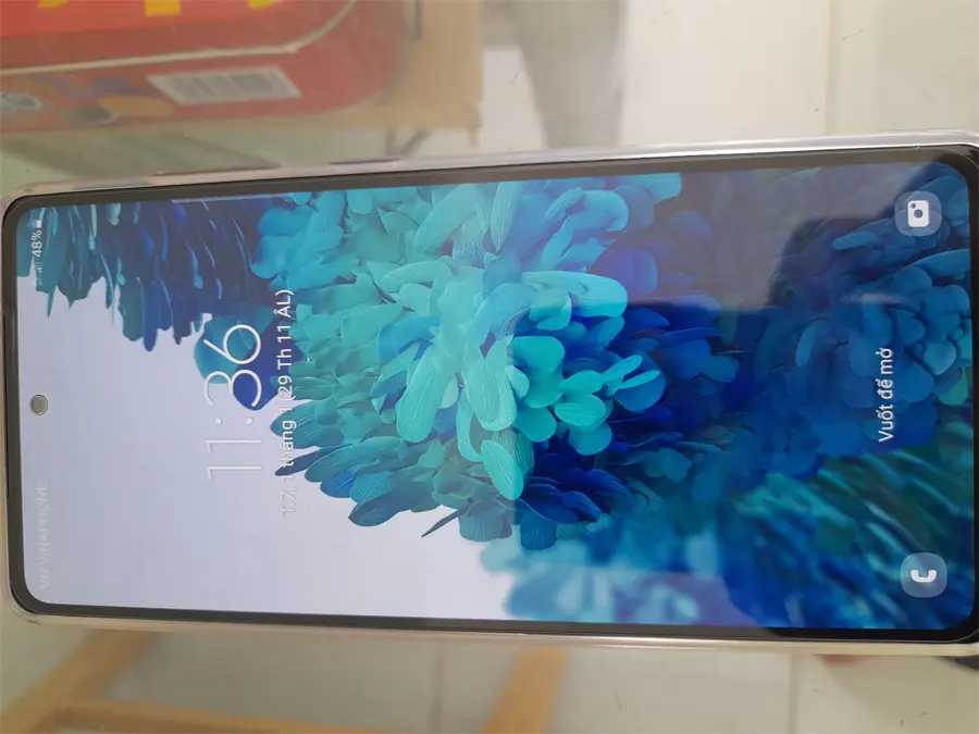 Khách hàng review Điện thoại Samsung Galaxy S20 FE (8GB/256GB) 18