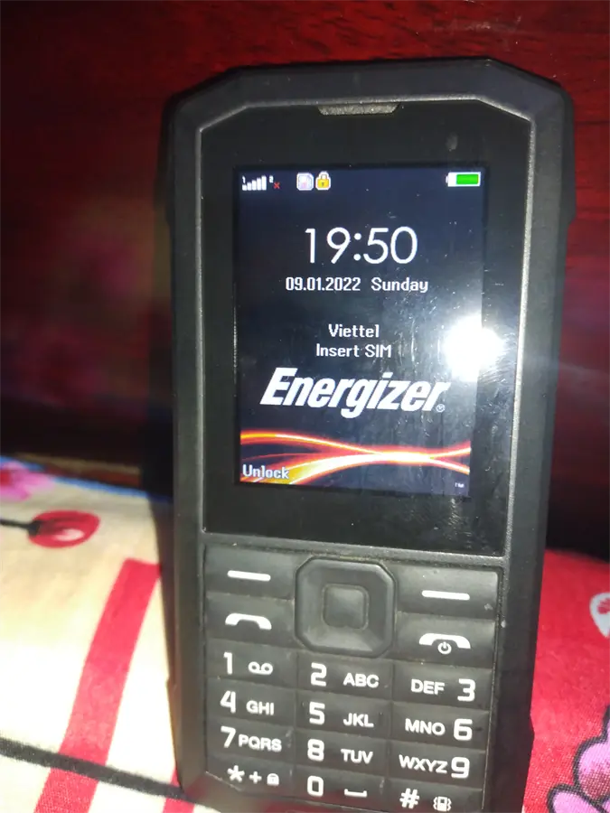 Khách hàng review Điện thoại Energizer E100 2
