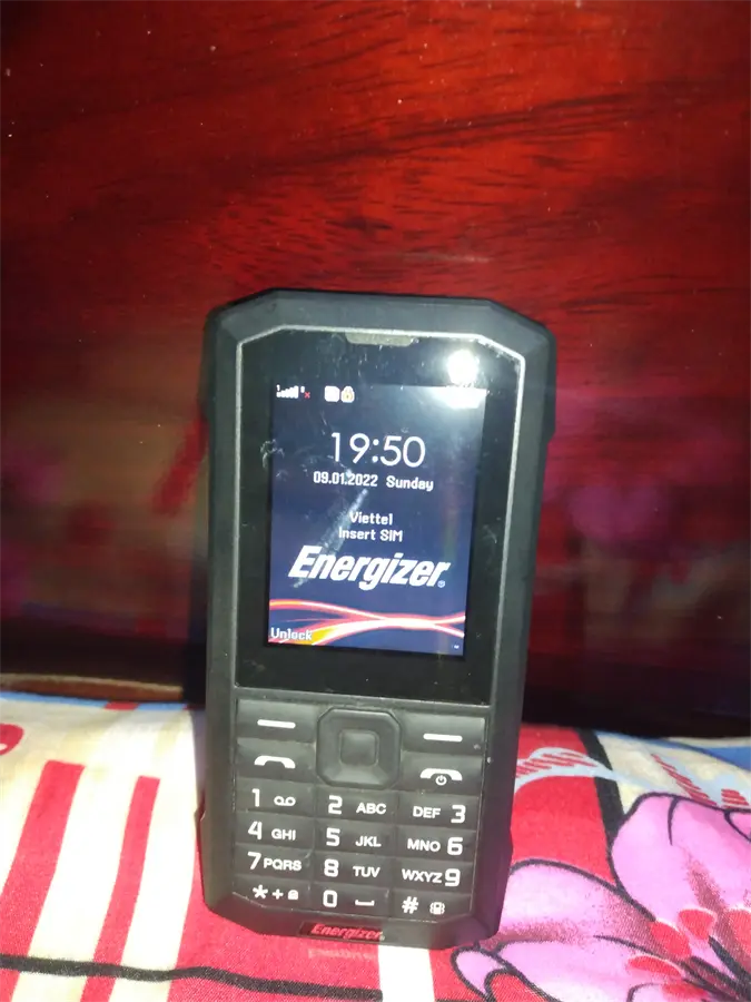 Khách hàng review Điện thoại Energizer E100 3
