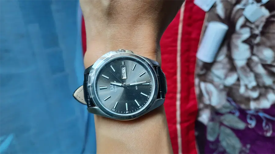 Khách hàng review Đồng hồ Q 3