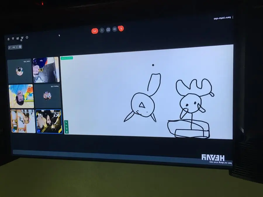 Khách hàng review Smart Tivi Samsung 4K Crystal UHD 65 inch UA65AU8100 42