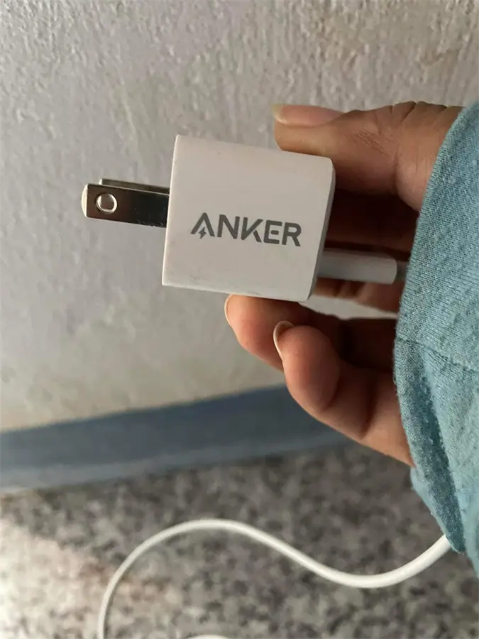 Khách hàng review Adapter Sạc Type C PD 20W Anker PowerPort III Nano A2633 22