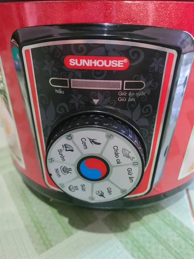 Khách hàng review Nồi áp suất điện Sunhouse SHD1755 5 lít 2