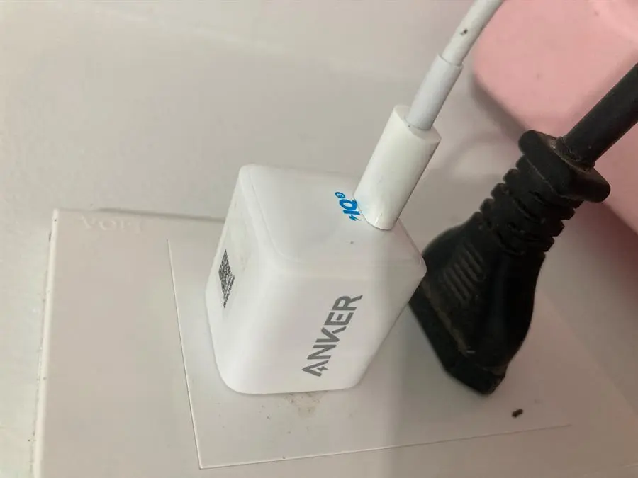 Khách hàng review Adapter Sạc Type C PD 20W Anker PowerPort III Nano A2633 21