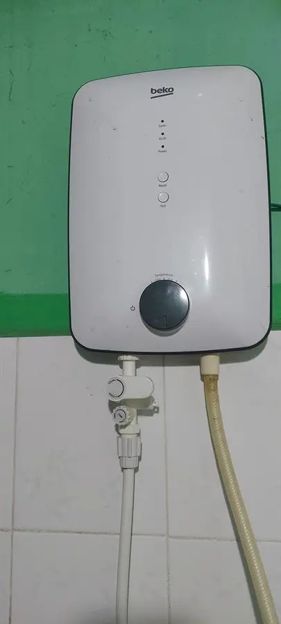 Khách hàng review Máy nước nóng trực tiếp Beko 4500W BWI45S1N-213 1