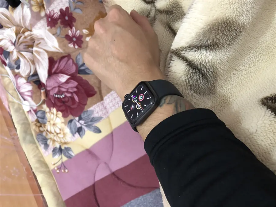 Khách hàng review Apple Watch SE GPS 40mm 21
