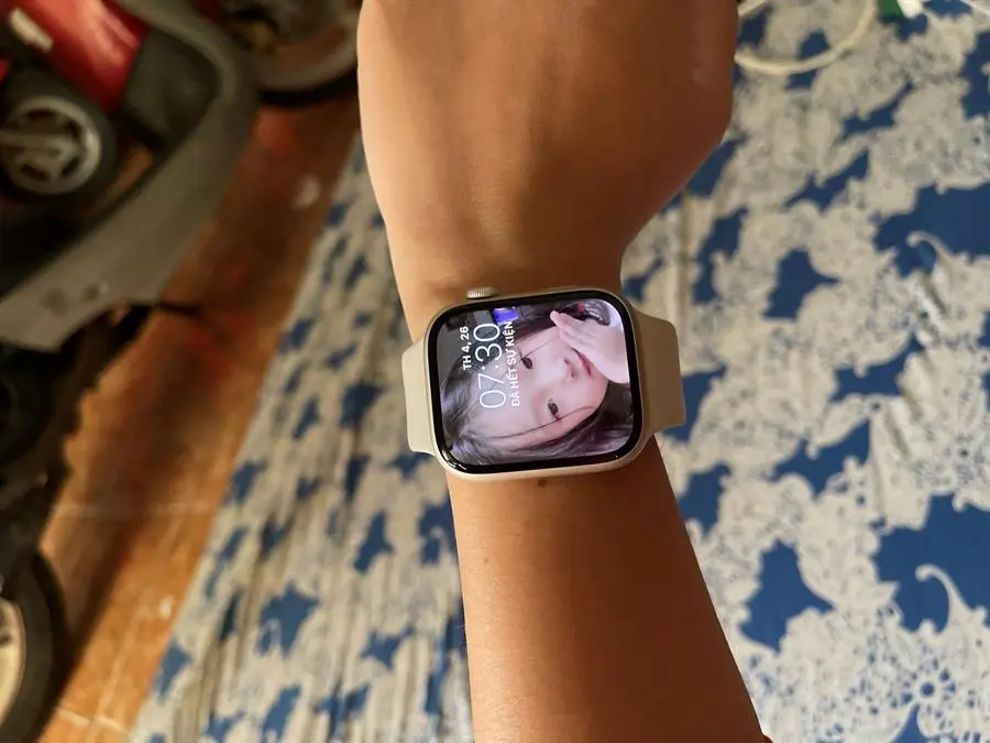 Khách hàng review Đồng hồ thông minh Apple Watch Series 7 LTE 45mm 4