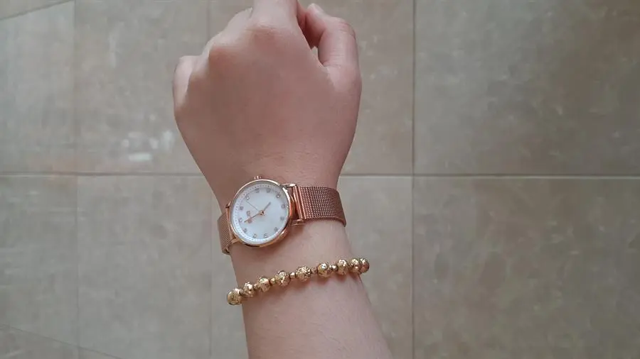 Khách hàng review Đồng hồ ELIO Nàng Thơ 28 mm Nữ ES058-01 6