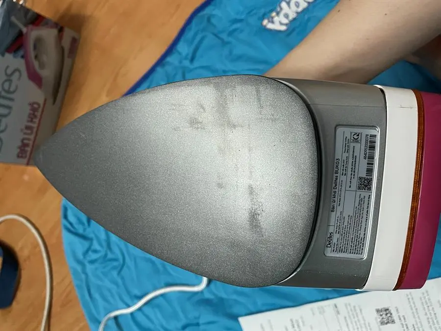 Khách hàng review Bàn ủi khô Delites BUK03 1100W 4