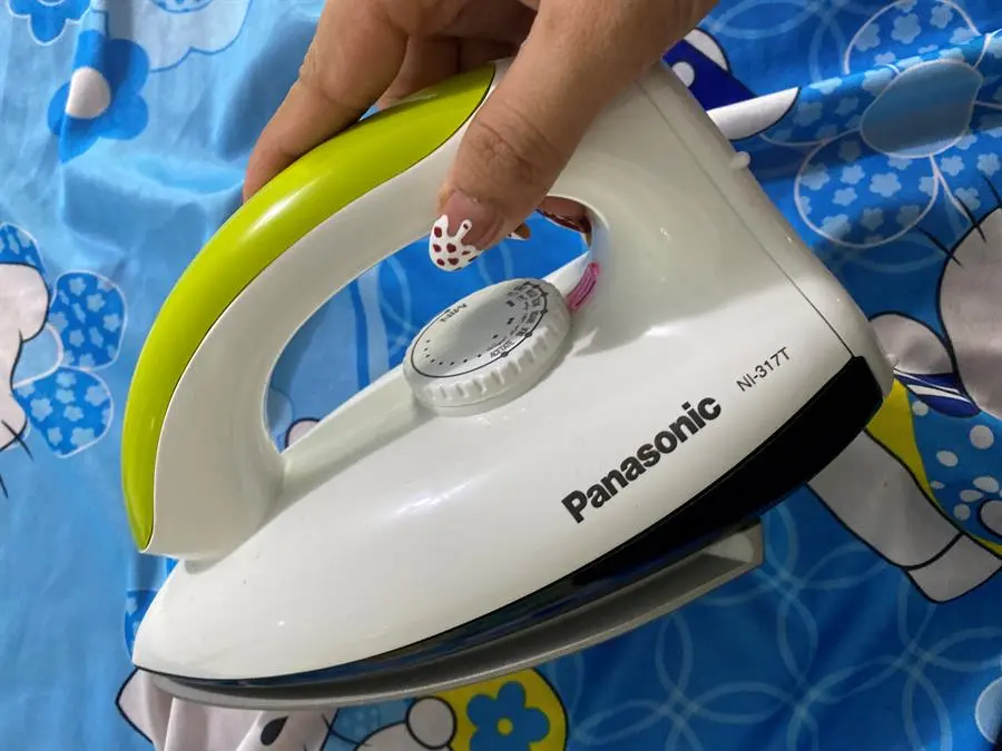 hách hàng review Bàn ủi khô Panasonic PABU-NI-317TXRA 1000W 6