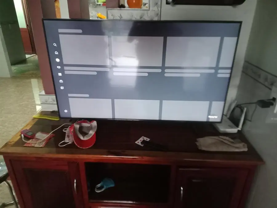 Khách hàng review Smart Tivi Samsung 4K Crystal UHD 50 inch UA50AU8100 11