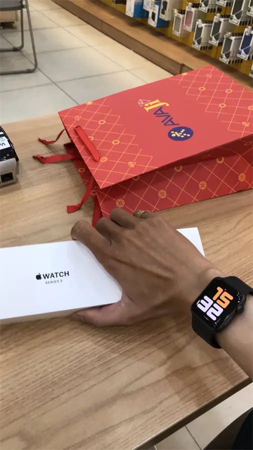 Khách hàng review Đồng hồ thông minh Apple Watch S3 GPS 38mm viền nhôm dây silicone 12