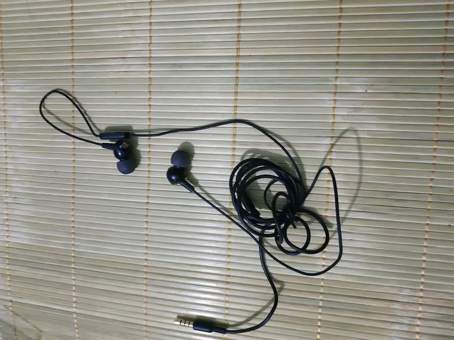 Khách hàng review Tai nghe Có Dây JBL C150 7