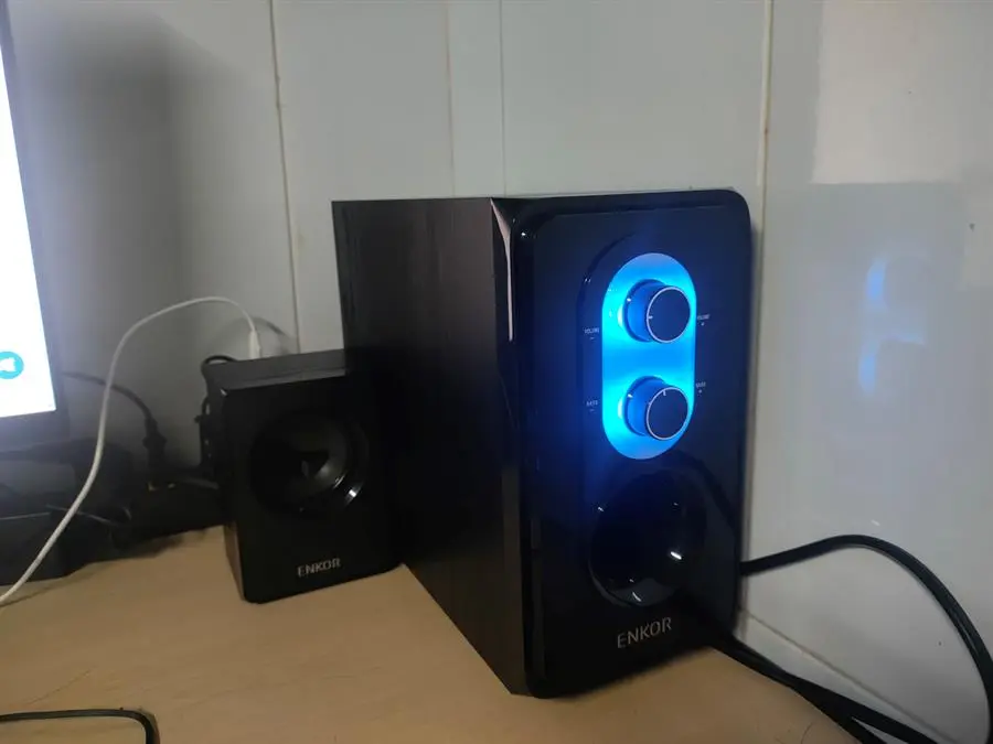 Khách hàng review Loa vi tính Enkor E50 Đen 10