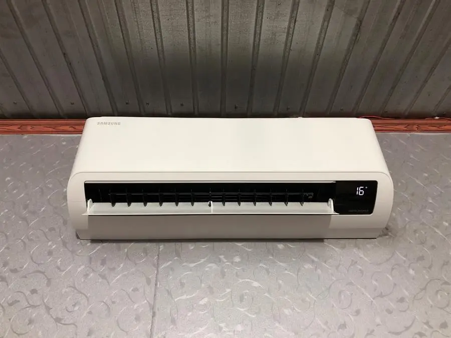 Khách hàng review Máy lạnh Samsung Inverter 1.5 HP AR13TYHYCWKNSV 33