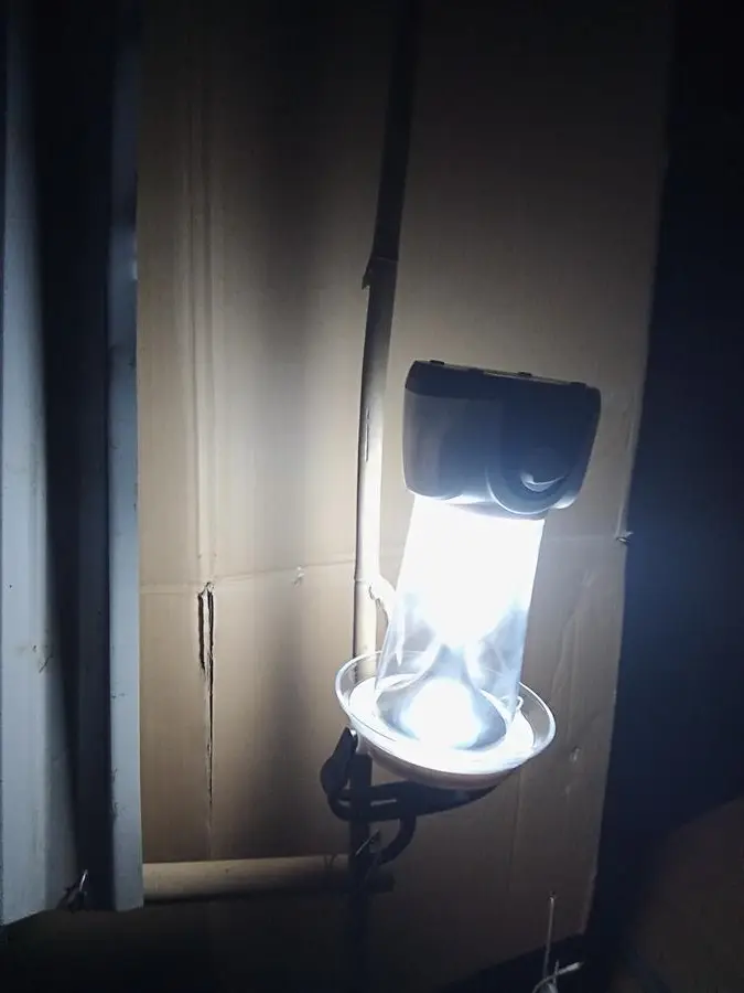Khách hàng review Đèn sạc năng lượng mặt trời Sunhouse SHE-6899S 3