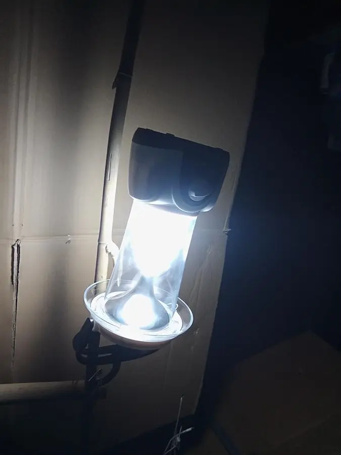 Khách hàng review Đèn sạc năng lượng mặt trời Sunhouse SHE-6899S 4