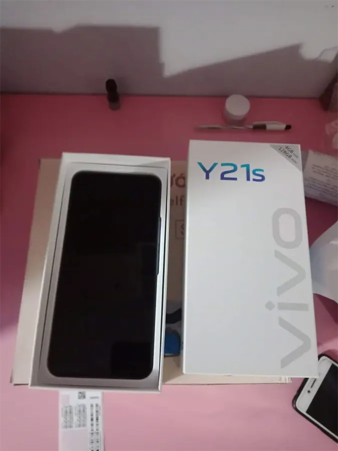 Khách hàng review Điện thoại vivo Y21s 4GB 7