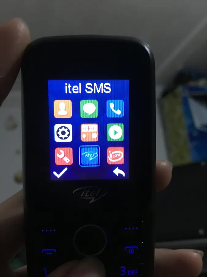 Khách hàng review Điện thoại Itel Value 100 2